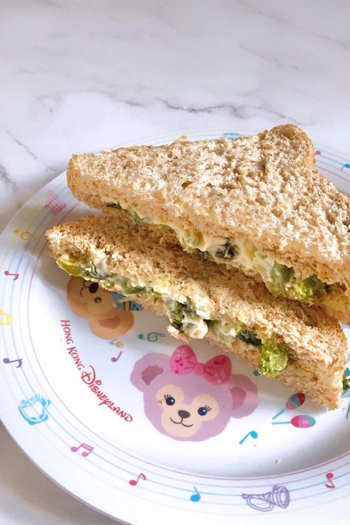 Hummus Sandwich with Veggies